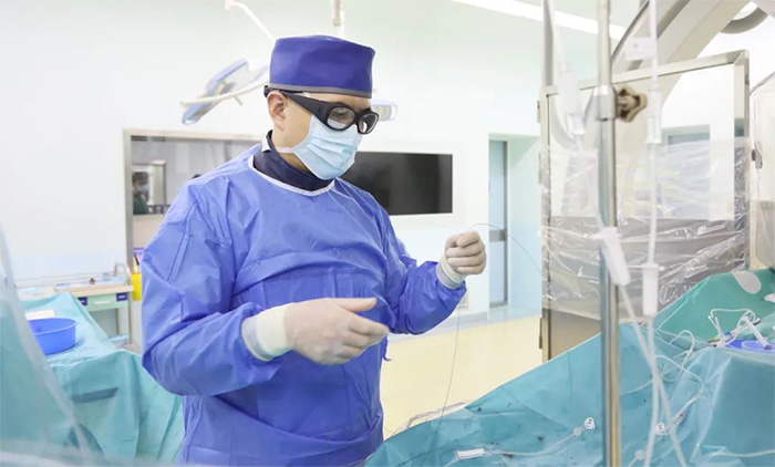 ���裡�������^����������ܳ��F(xi��n)����ӲĤ��Ѫ�[���Ϻ��{(l��n)ʮ���X���t(y��)Ժ΢��(chu��ng)�����·����ɽⲡʹ